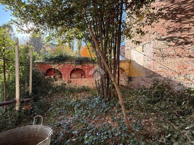 Villa Indipendente in vendita a Piemonte, Asti