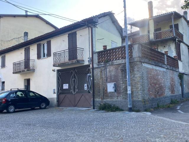 Villa Indipendente in vendita a Piemonte, Asti