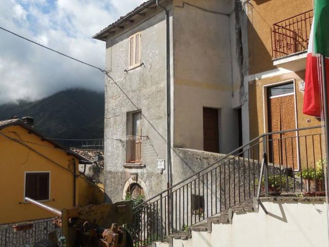 Villa Indipendente in vendita a Canistro, Abruzzo