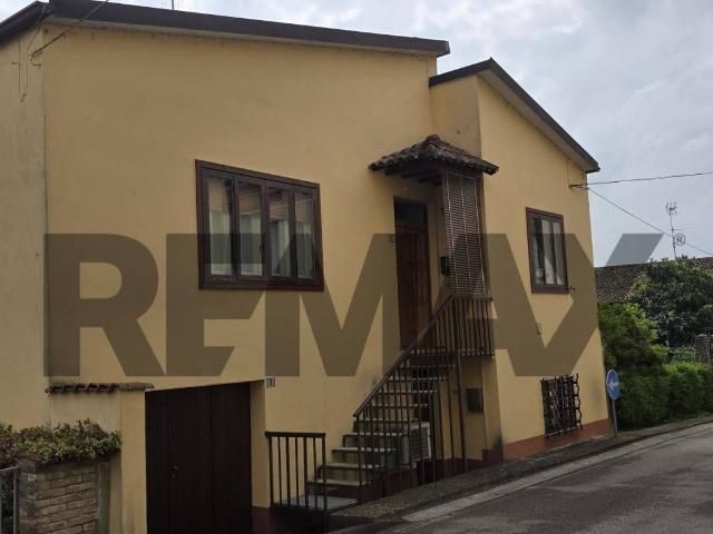 Villa Indipendente in vendita a Canneto Sull'oglio, Lombardia
