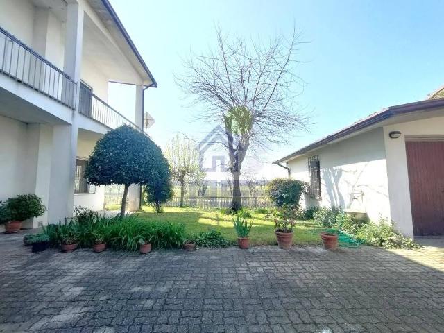 Villa Indipendente in vendita a Canneto Sull'oglio, Lombardia