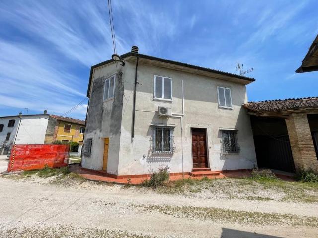 Villa Indipendente in vendita a Canneto sull'Oglio, Mantova