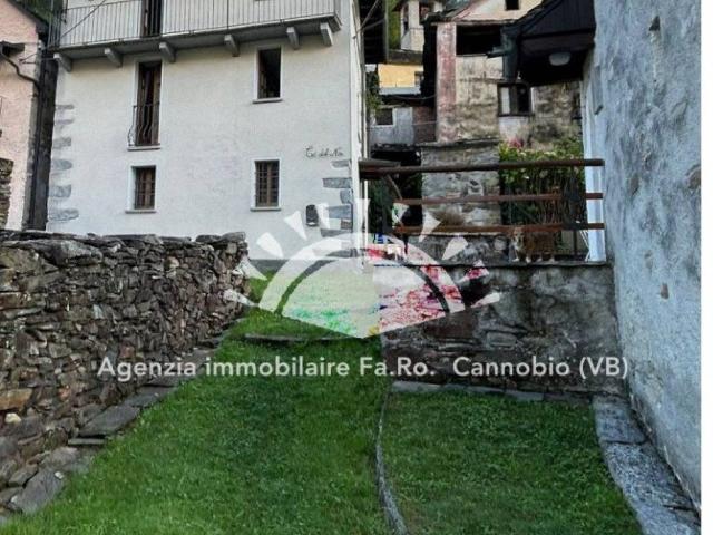 Villa Indipendente in vendita a Socraggio, Cannobio