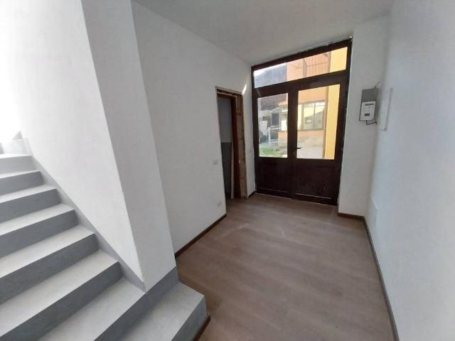 Villa Indipendente in vendita a Canonica D'adda, Lombardia