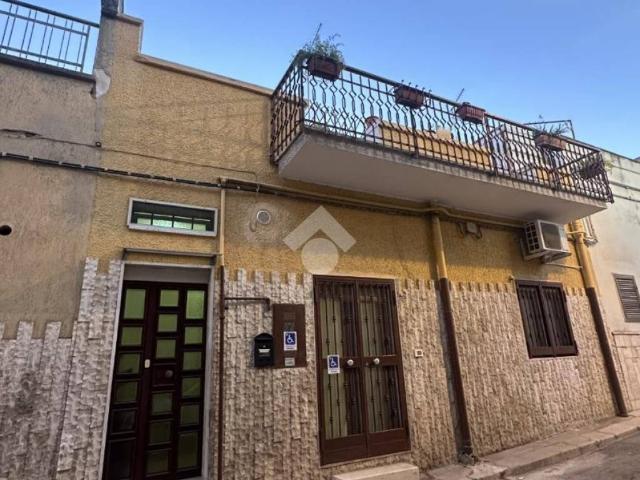 Villa Indipendente in vendita a Canosa di Puglia, Barletta-Andria-Trani