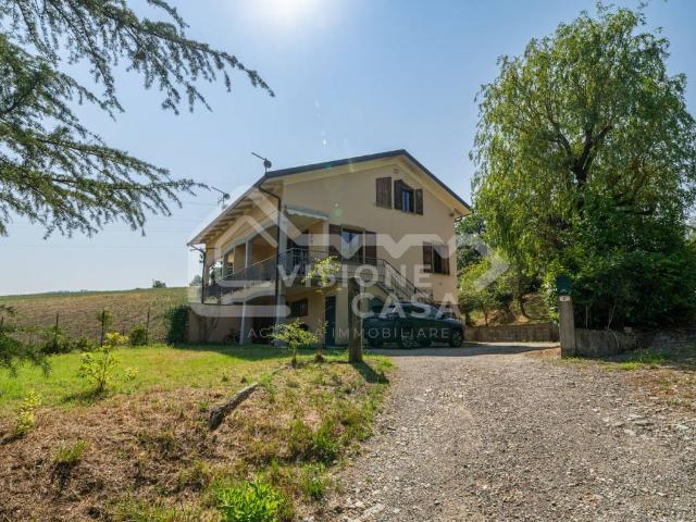 Villa Indipendente in vendita a Val d’Enza, Re