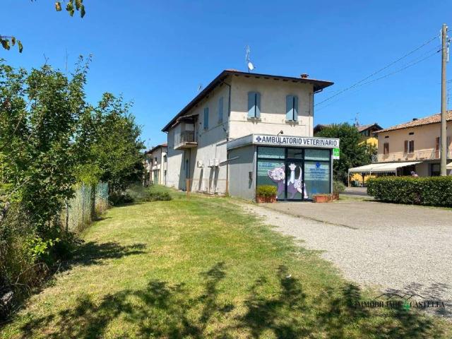 Villa Indipendente in vendita a Val d’Enza, Re