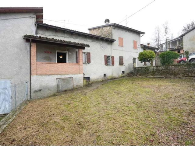 Villa Indipendente in vendita a Val d’Enza, Re