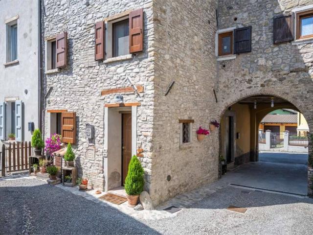 Villa Indipendente in vendita a Ciano d'Enza, Canossa