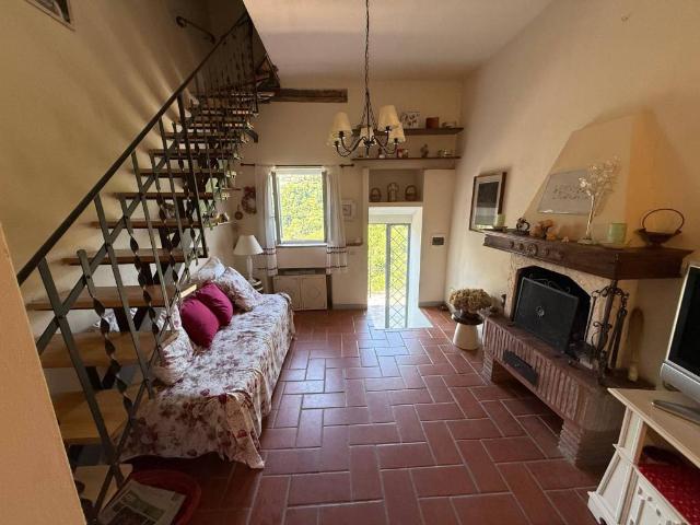 Villa Indipendente in vendita a Cantagallo, Toscana