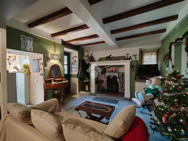 Villa Indipendente in vendita a Comunità Montana del Piambello, Cantello