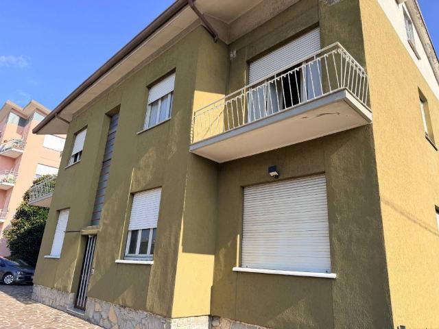 Villa Indipendente in vendita a Mirabello, Cantù