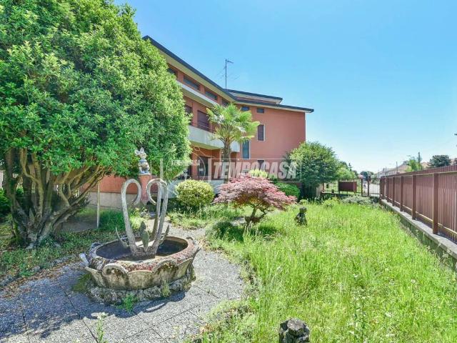 Villa Indipendente in vendita a Cantù, Lombardia