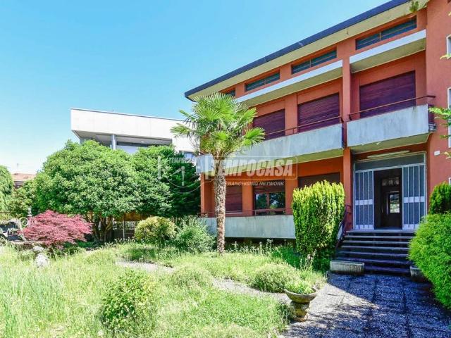 Villa Indipendente in vendita a Cantù, Lombardia