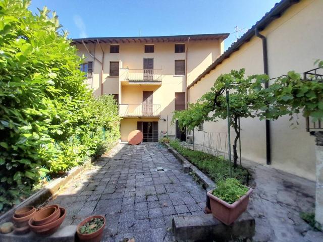 Villa Indipendente in vendita a Castello, Canzo