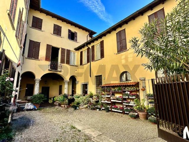 Villa Indipendente in vendita a Caravaggio, Canzo
