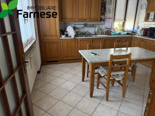 Villa Indipendente in vendita a Caorso, Reggio Emilia