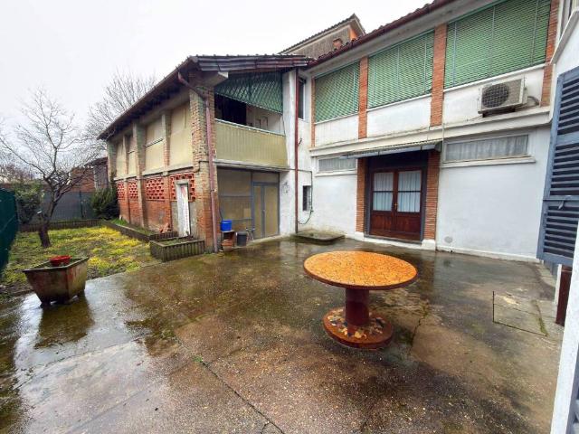 Villa Indipendente in vendita a Caorso, Reggio Emilia