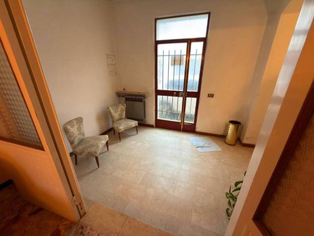 Villa Indipendente in vendita a Caorso, Piacenza