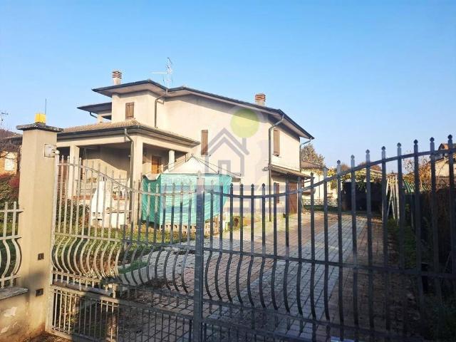 Villa Indipendente in vendita a Caorso, Reggio Emilia