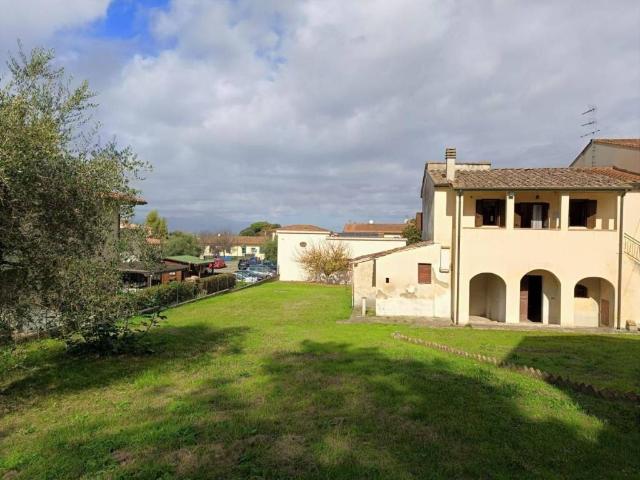 Villa Indipendente in vendita a San Pietro Belvedere, Toscana