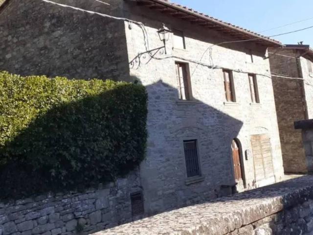 Villa Indipendente in vendita a Strada in Casentino, Castel San Niccolò