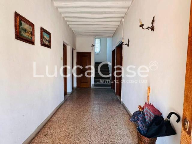 Villa Indipendente in vendita a Castelvecchio di Compito, Capannori
