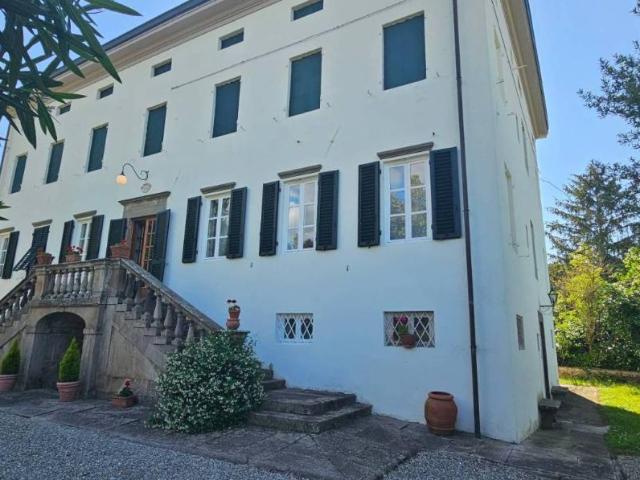 Villa Indipendente in vendita a Capannori, Toscana