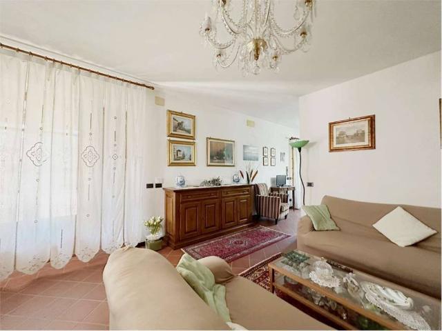 Villa Indipendente in vendita a Capannori, Toscana