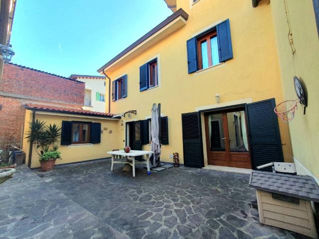 Villa Indipendente in vendita a Capannori, Toscana