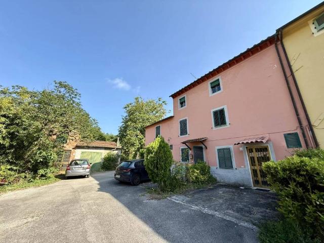 Villa Indipendente in vendita a Rughi, Capannori