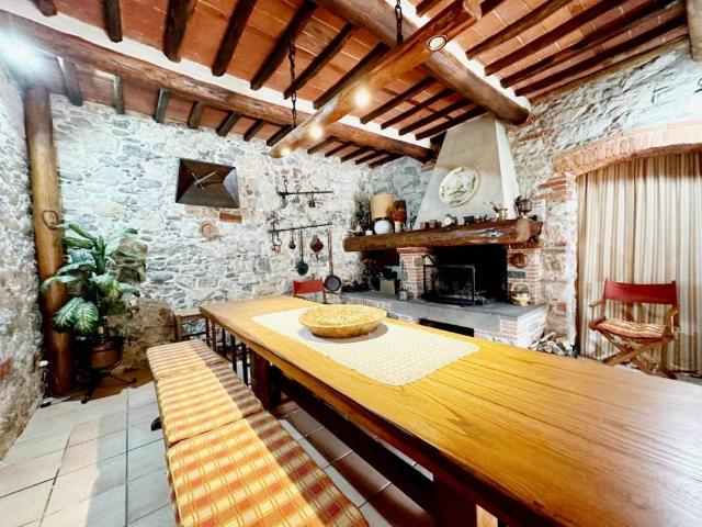 Villa Indipendente in vendita a Capannori, Toscana