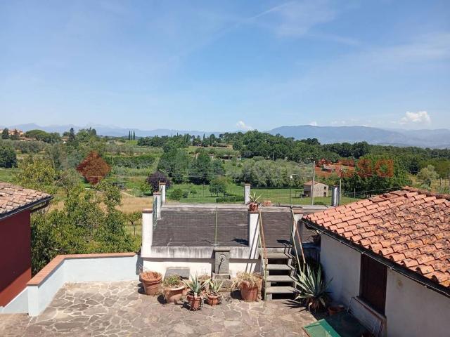 Villa Indipendente in vendita a Castelvecchio di Compito, Capannori