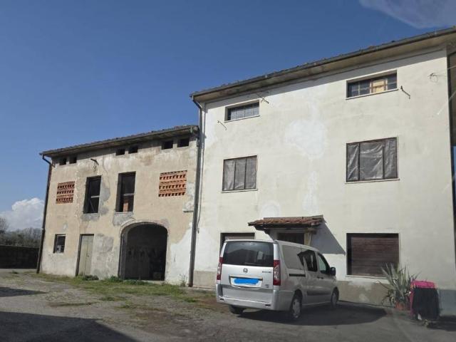 Villa Indipendente in vendita a Capannori, Toscana
