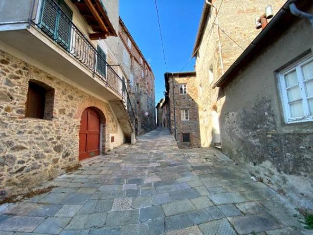 Villa Indipendente in vendita a Castelvecchio di Compito, Capannori