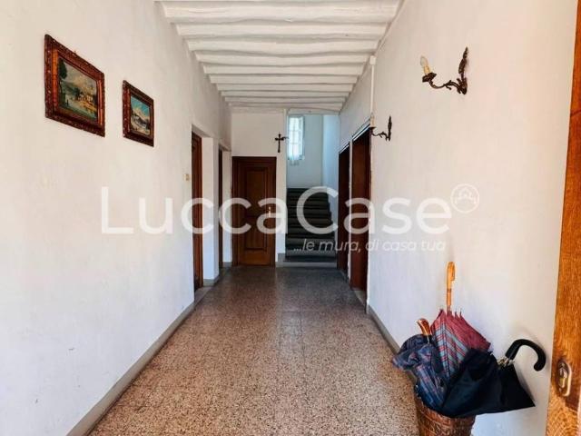 Villa Indipendente in vendita a Castelvecchio di Compito, Capannori