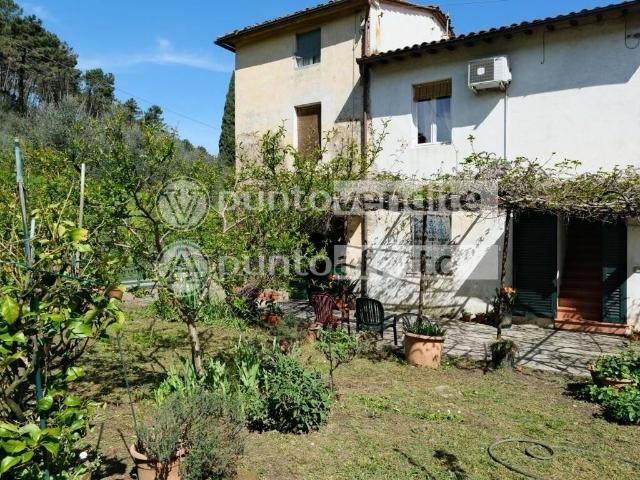 Villa Indipendente in vendita a Coselli, Capannori