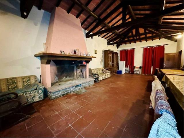 Villa Indipendente in vendita a Matraia, Capannori