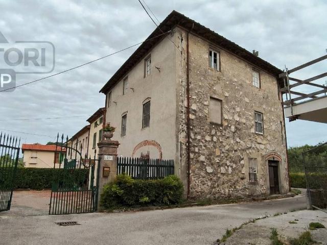 Villa Indipendente in vendita a Capannori, Toscana