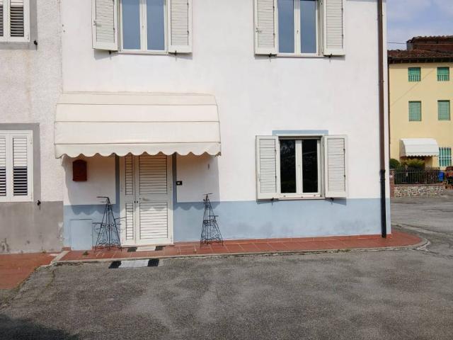 Villa Indipendente in vendita a Camigliano Santa Gemma, Capannori