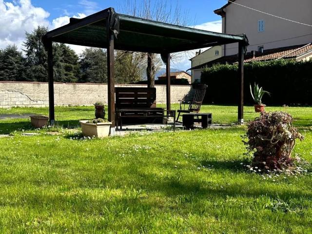 Villa Indipendente in vendita a Capannori, Toscana