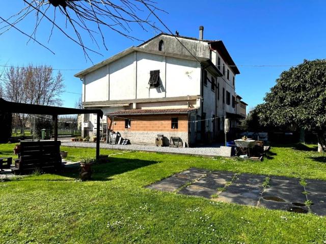 Villa Indipendente in vendita a Capannori, Toscana