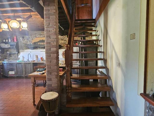 Villa Indipendente in vendita a Lappato, Capannori
