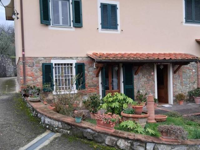 Villa Indipendente in vendita a Tofori, Capannori