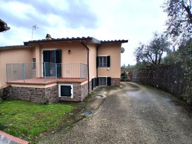 Villa Indipendente in vendita a Tofori, Capannori