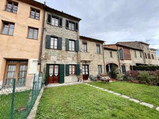 Villa Indipendente in vendita a Camigliano Santa Gemma, Capannori