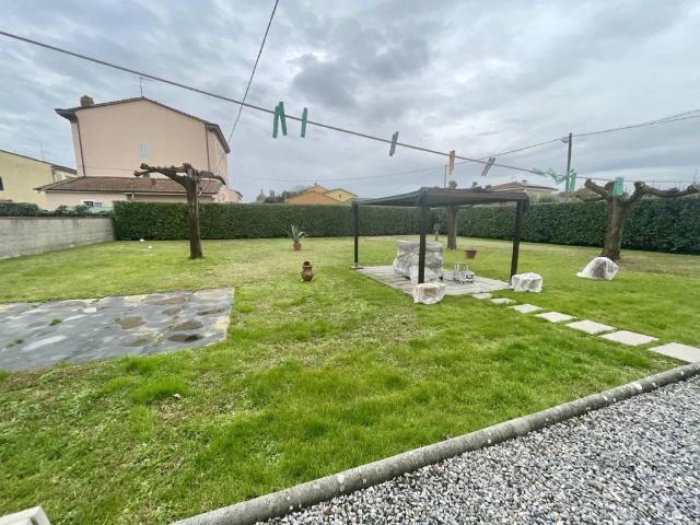 Villa Indipendente in vendita a Capannori, Toscana