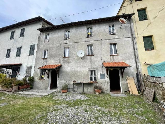 Villa Indipendente in vendita a Capannori, Toscana