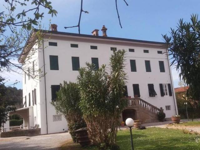 Villa Indipendente in vendita a Capannori, Toscana