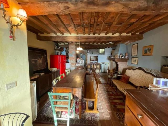 Villa Indipendente in vendita a Castelvecchio di Compito, Capannori